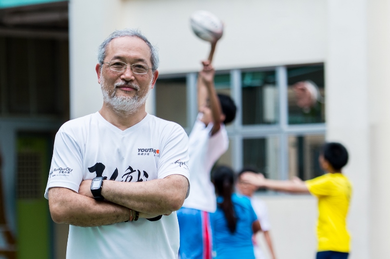 惲校長希望利用欖球訓練，鍛鍊學生的毅力。
